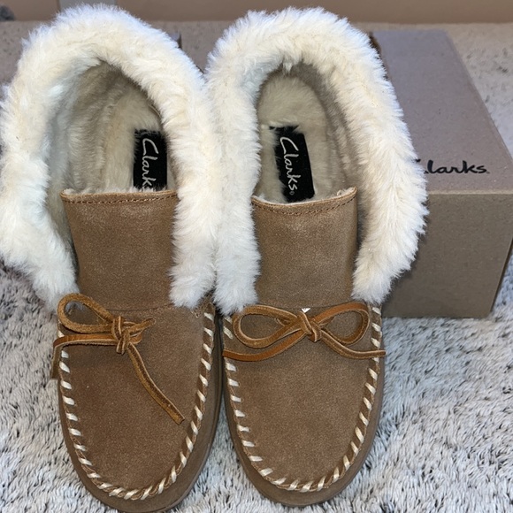 CLARKS Indoor, outdoor slippers. - Picture 4 of 6